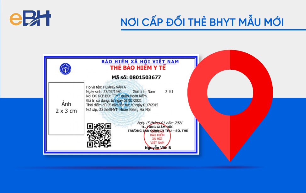 Người dân đổi thẻ BHYT mẫu mới tại BHXH cấp huyện