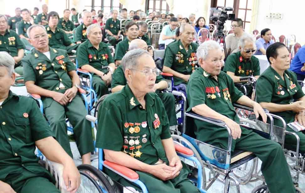 Nhóm đối tượng được hưởng 100% bảo hiểm y tế khi đi khám chữa bệnh